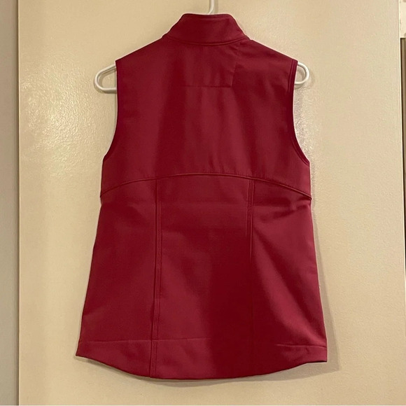 CARHARTT Denwood Vest in Raspberry - Picture 5 of 10
